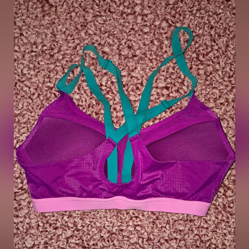 Victoria's Secret sportsbra - Picture 2 of 7